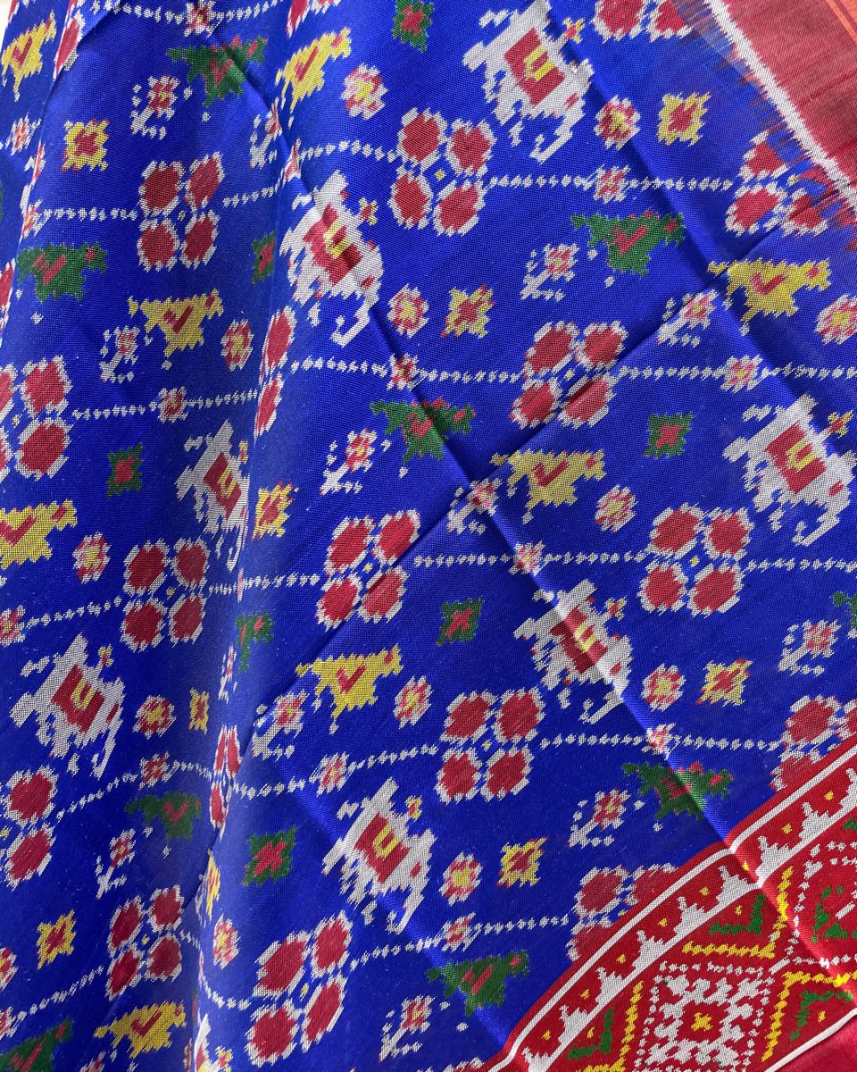 Red & Blue Leheriya Narikunj Patola Dupatta - SindhoiPatolaArt