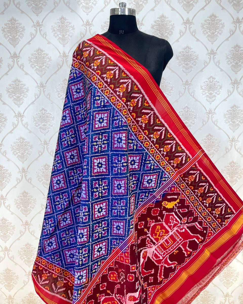 Red & Blue Panchanda Patola Dupatta - SindhoiPatolaArt