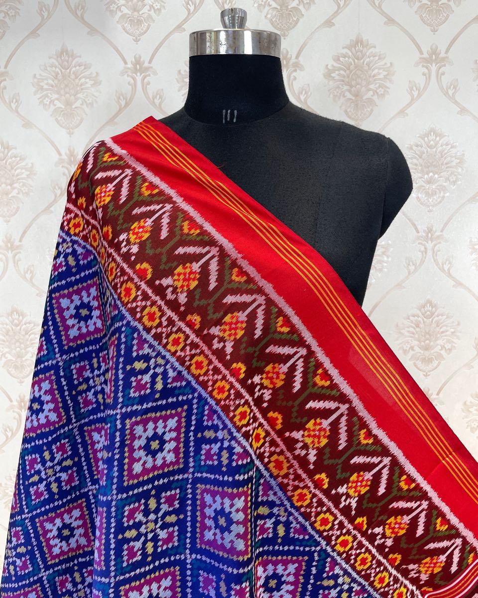 Red & Blue Panchanda Patola Dupatta - SindhoiPatolaArt