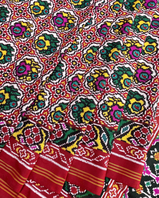 Red & Green Flower Double Ikat Patola Saree - SindhoiPatolaArt