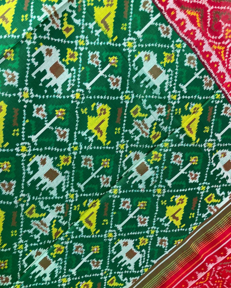Red & Green Narikunj Designer Patola Dupatta - SindhoiPatolaArt