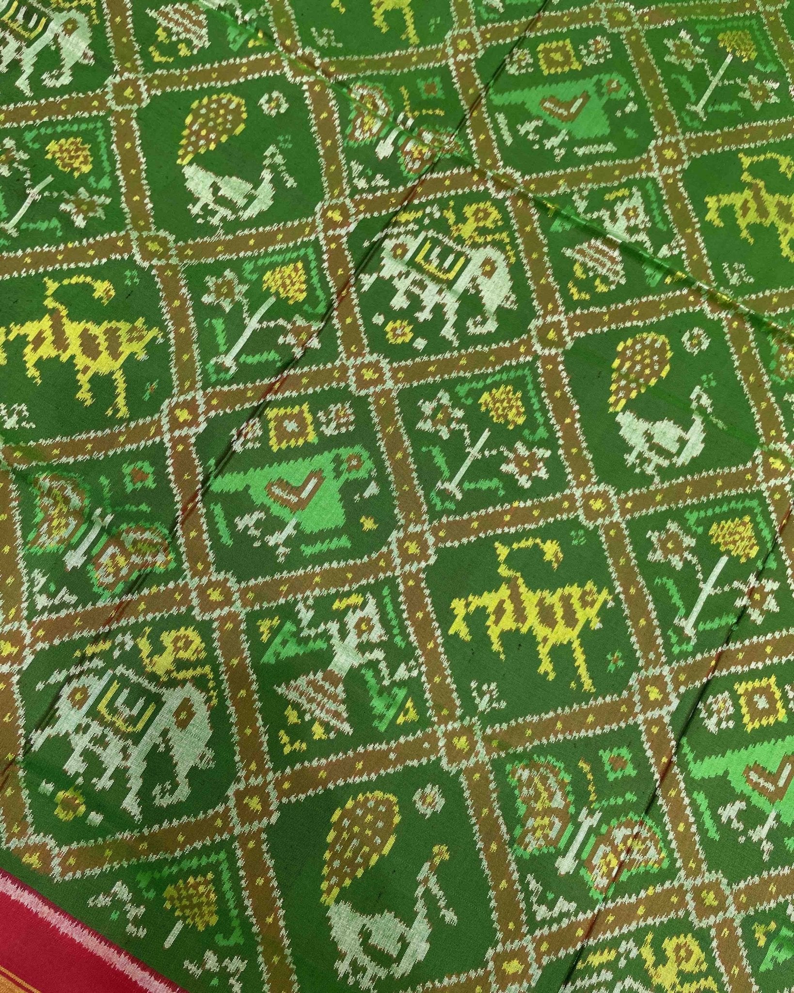 Red & Green Narikunj Designer Patola Saree - SindhoiPatolaArt