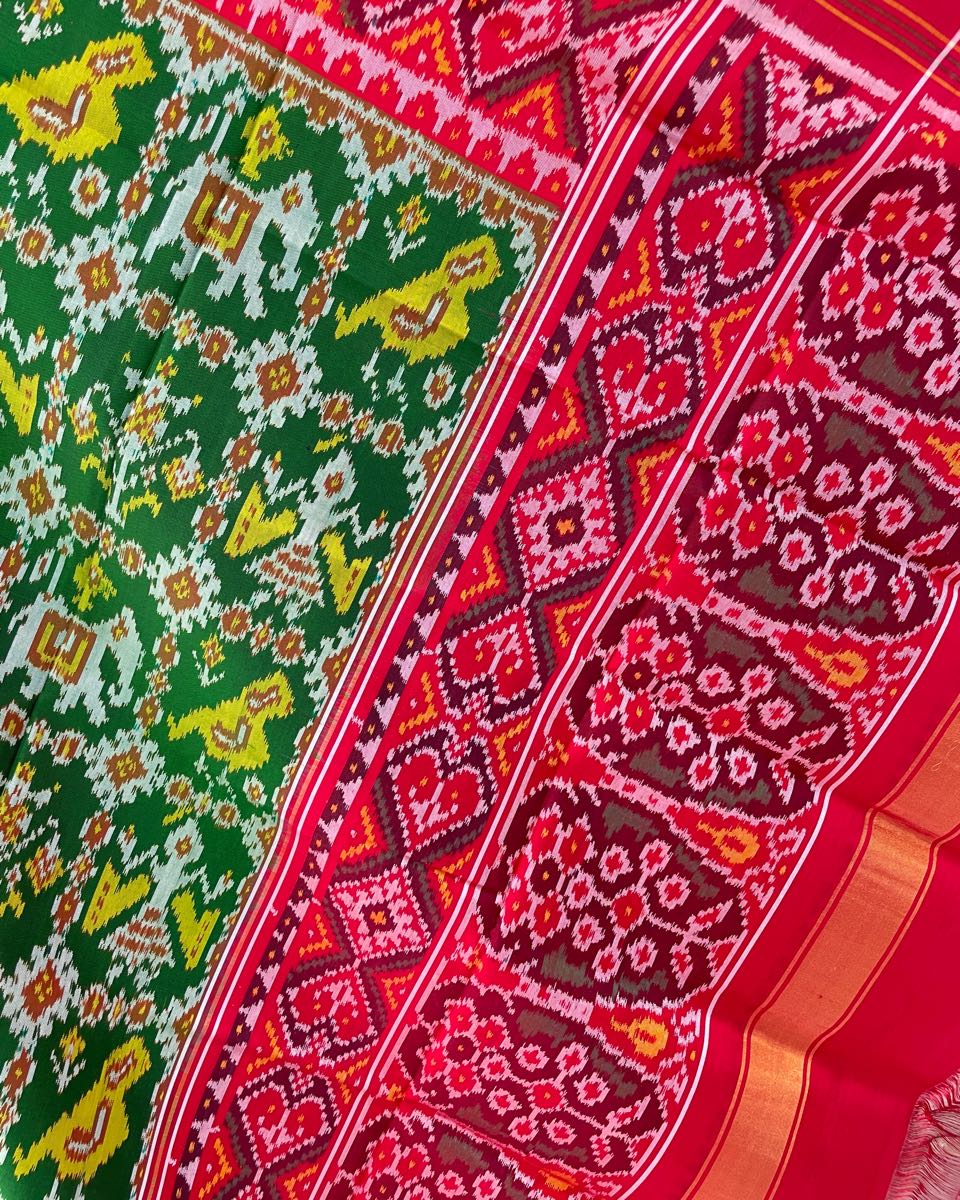 Red & Green Narikunj Patola Dupatta - SindhoiPatolaArt
