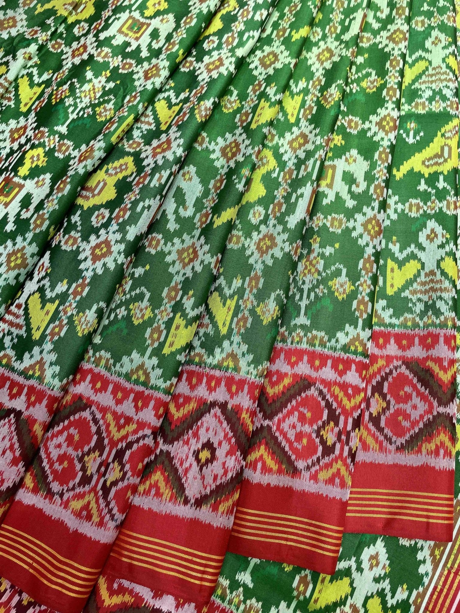 Red & Light Green Narikunj Designer Patola Saree - SindhoiPatolaArt