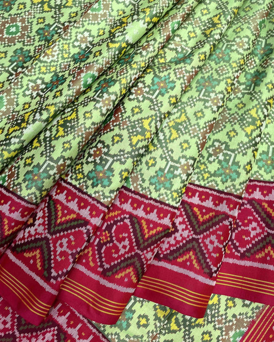 Red & Pista Green Navratan Designer Patola Saree - SindhoiPatolaArt