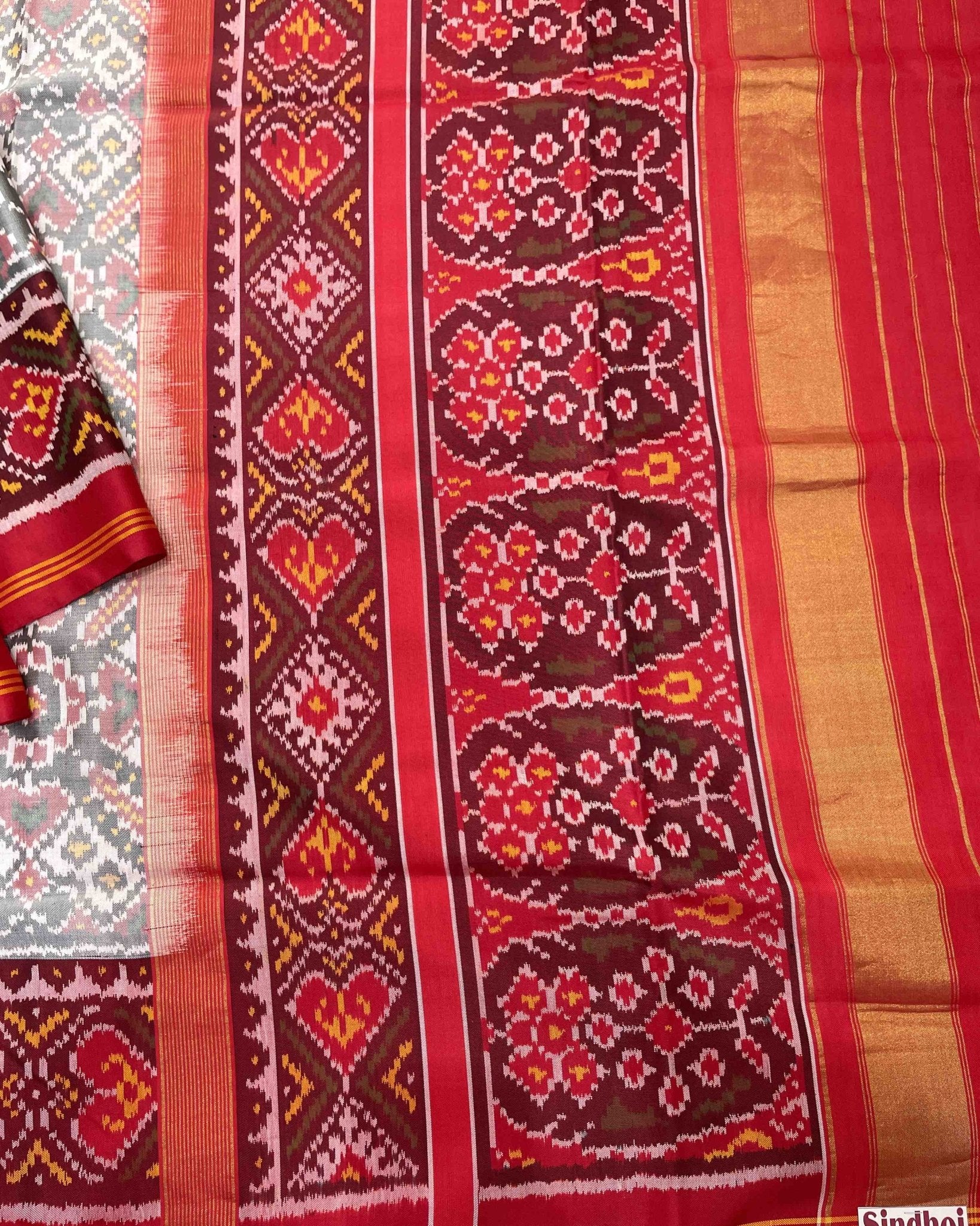 Red & White Manekchowk Patola Saree - SindhoiPatolaArt