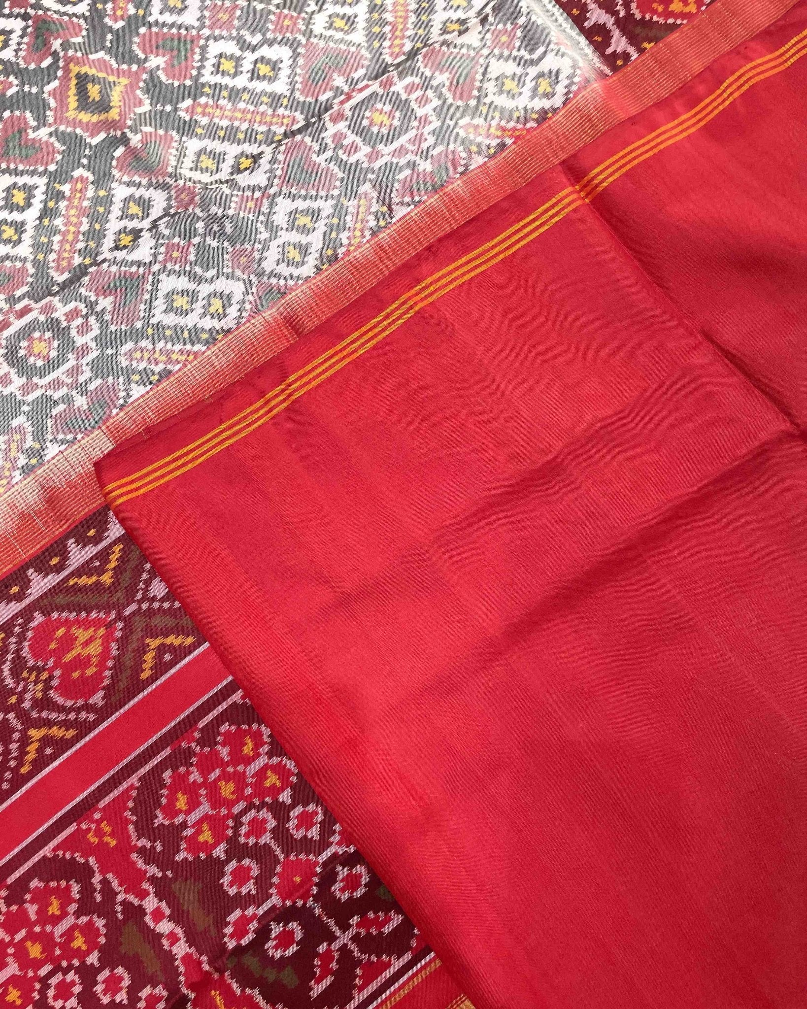 Red & White Manekchowk Patola Saree - SindhoiPatolaArt
