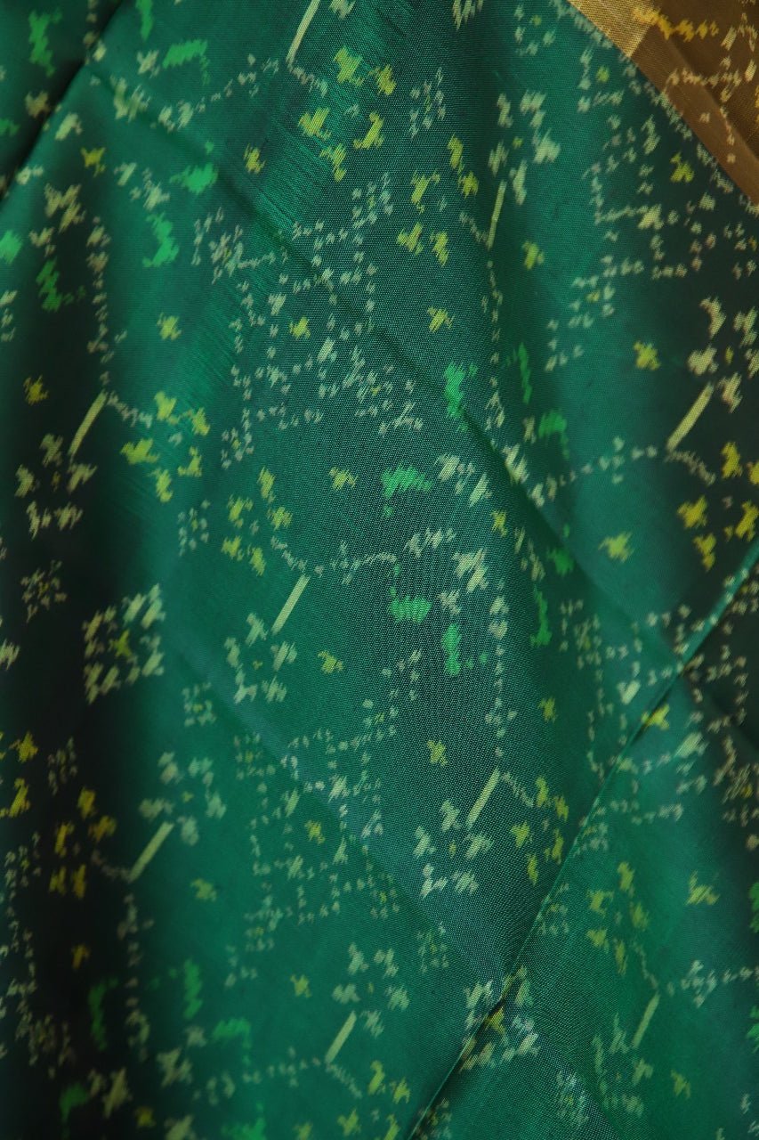 Traditional Navratna design in green colour - SindhoiPatolaArt