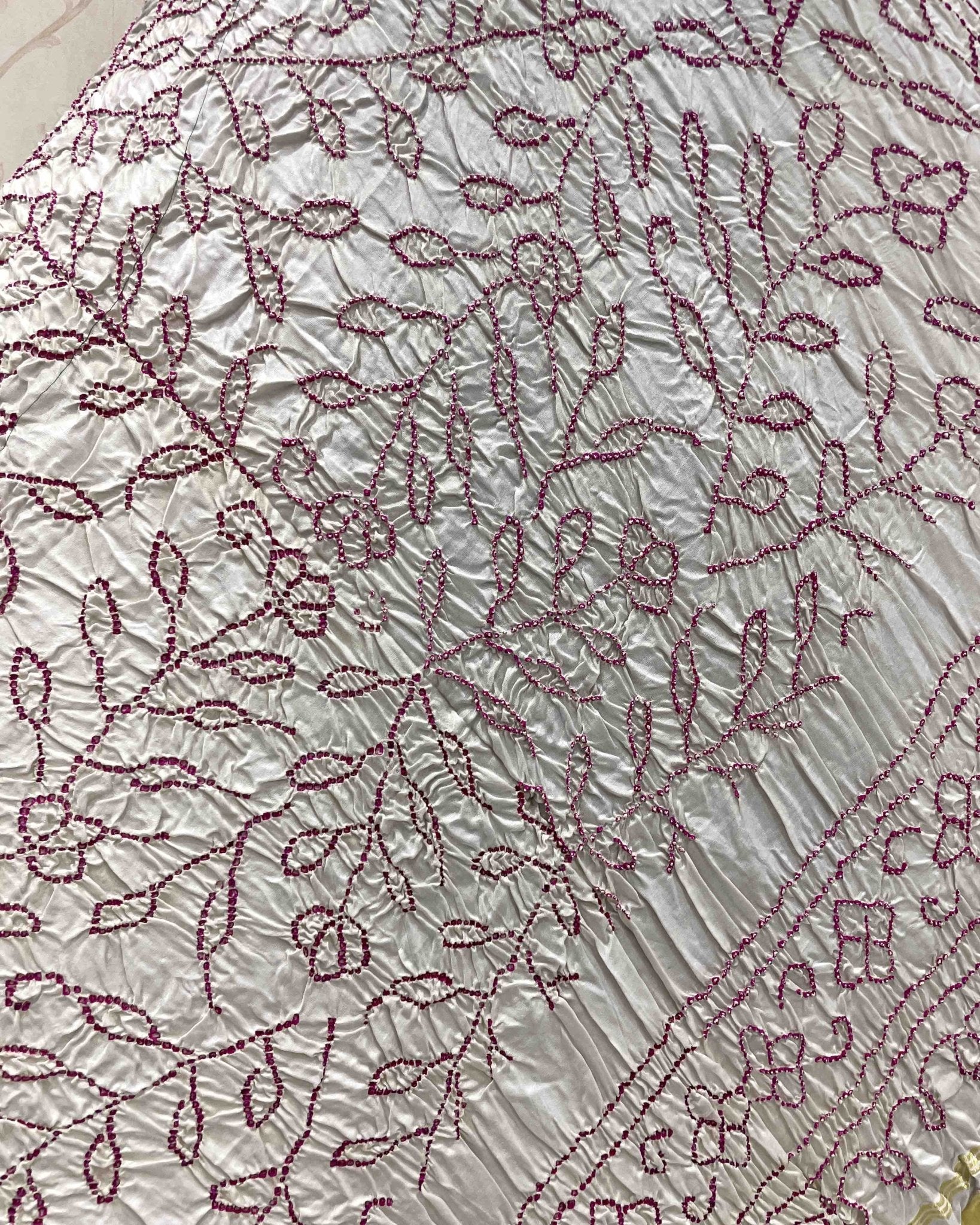 White Bandhani Dupatta - SindhoiPatolaArt